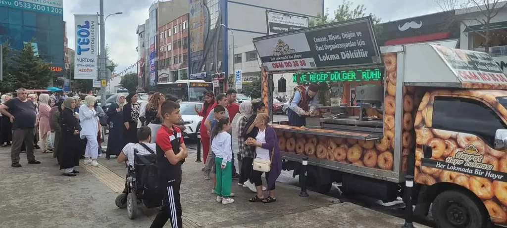 İstanbul Lokma Döktürme - Lokma Döktürmek İstiyorum - Lokma Dağıtımı - Hayır Lokması - Profesyonel Lokmacı Hizmeti