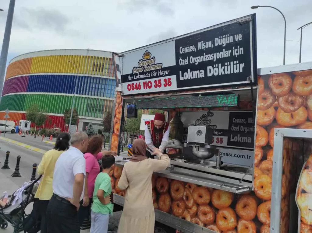 Hayır lokması, Lokmacı Arabası, İstanbul Lokma Döktürme, Mobil Lokma Atölyesi