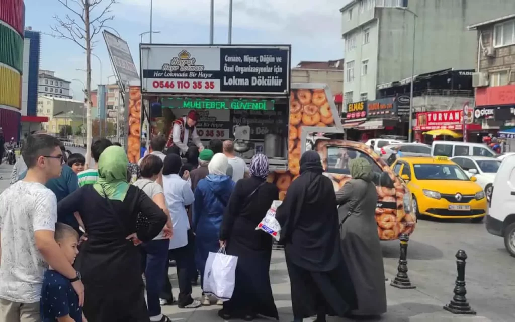 Hayır lokması, Lokmacı Arabası, İstanbul Lokma Döktürme, Mobil Lokma Atölyesi