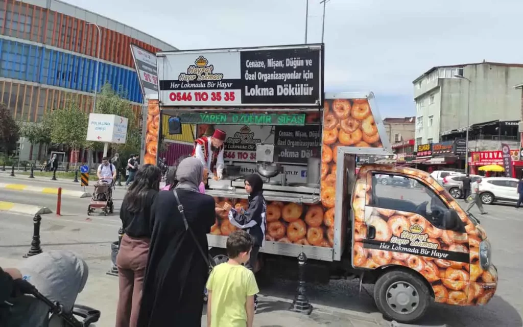 Hayır lokması, Lokmacı Arabası, İstanbul Lokma Döktürme, Mobil Lokma Atölyesi